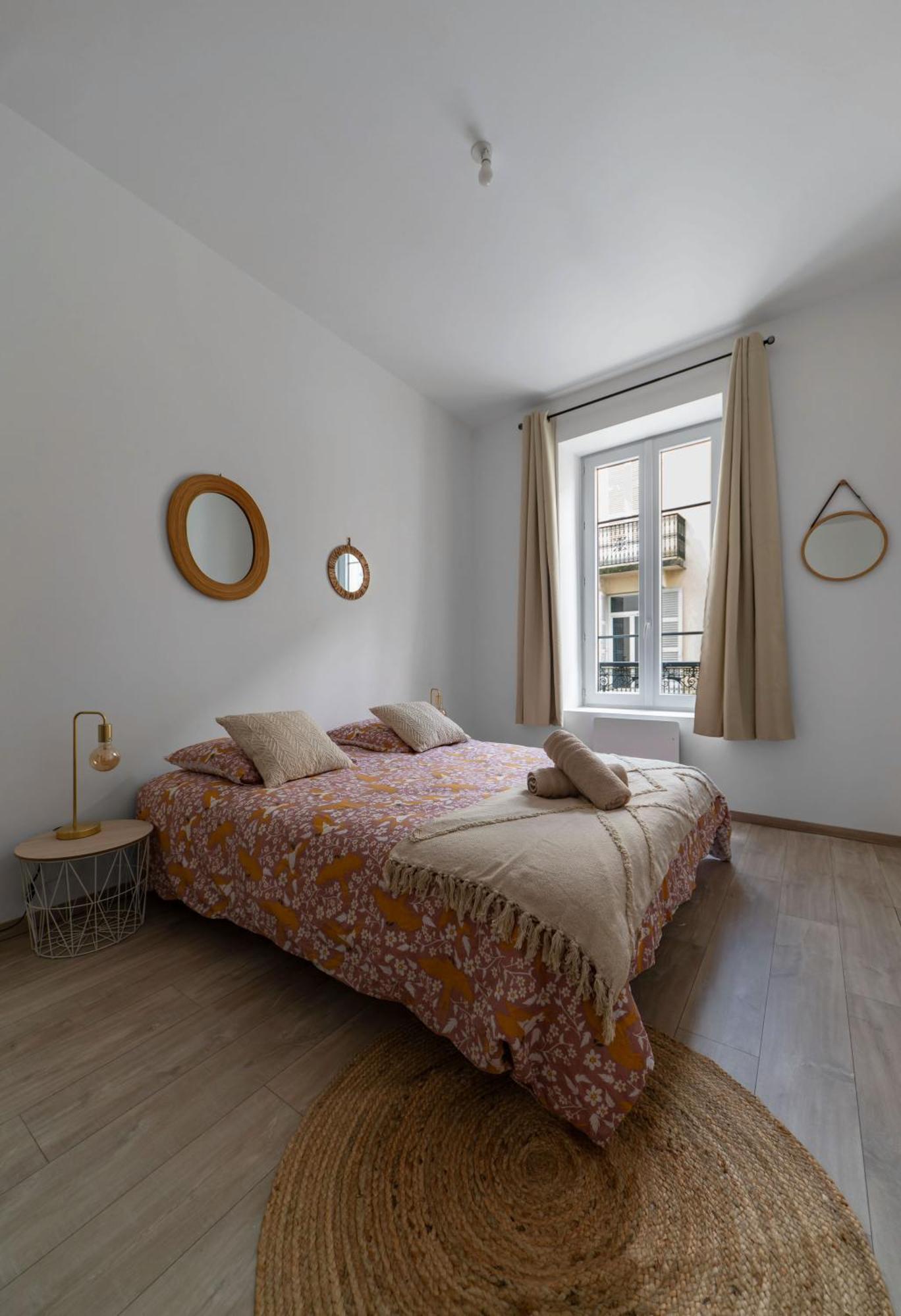 Le Ravy - Appartement Design, 2 Chambres, Centre Ville Vichy Exteriör bild